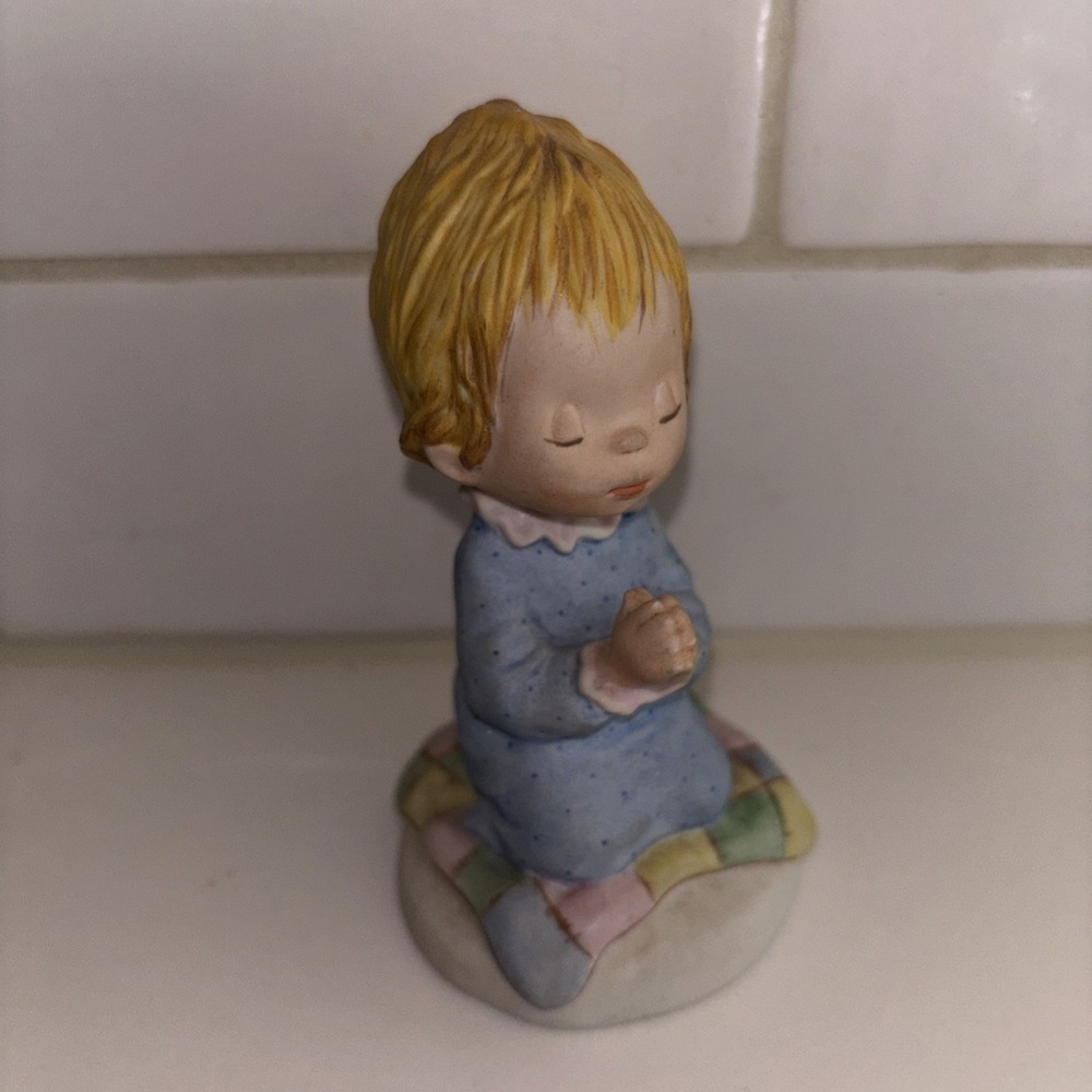 Vintage Hallmark Betsy Clark Porcelain Figurine Praying NoS 1979